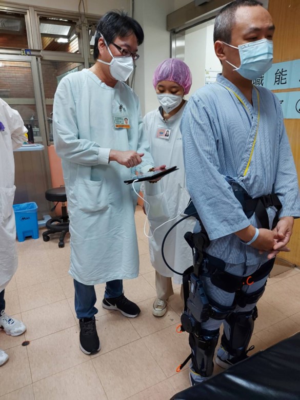 發展外骨骼機器人復健3