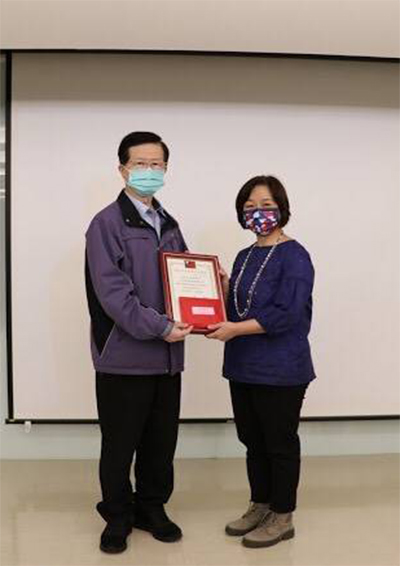 恭賀本院榮獲臺北市政府衛生局頒發四癌篩檢陽追王-2