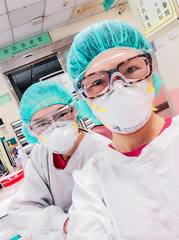 佳作 吳淑雯- We stay at work for you